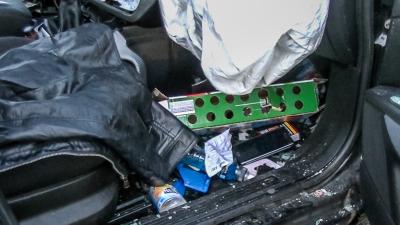 Markgroeningen: Heftiger Crash! Fiat kracht in Linienbus - Junger Fahrer wird lebensgefaehrlich verletzt - Smartphone sorgte fuer Ablenkung des Fahrers